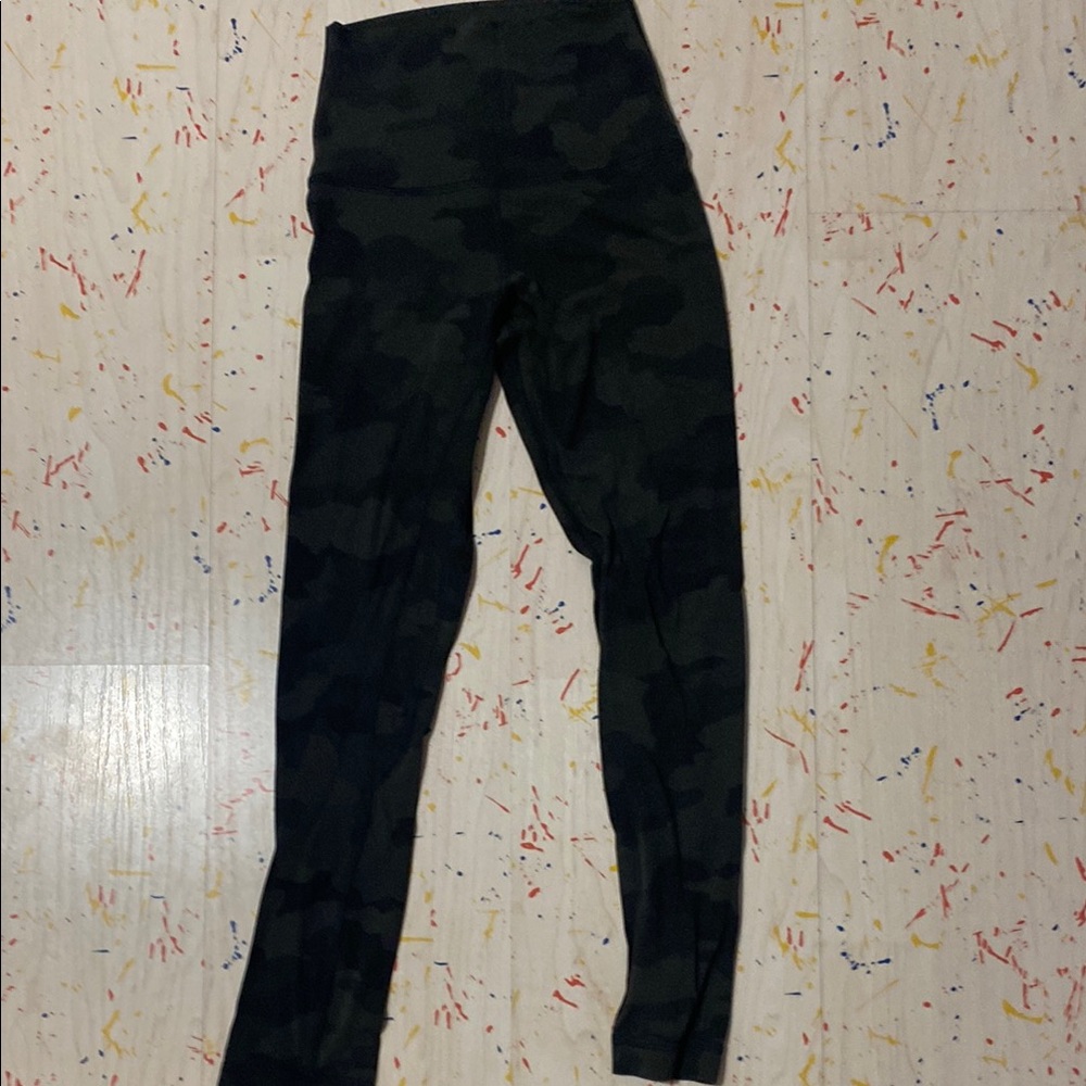 lululemon dark green camo leggings size 0